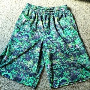 Nike SB boy xl shorts